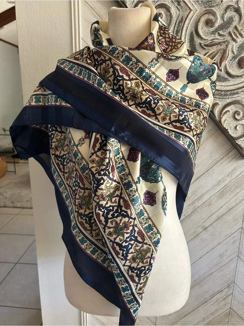 A S Esarp vintage Turkish Designer Quality large silk scarf